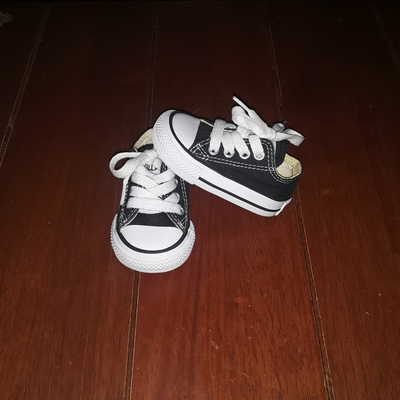 Size 2 infant boys Converse shoes - Picture 4 of 13